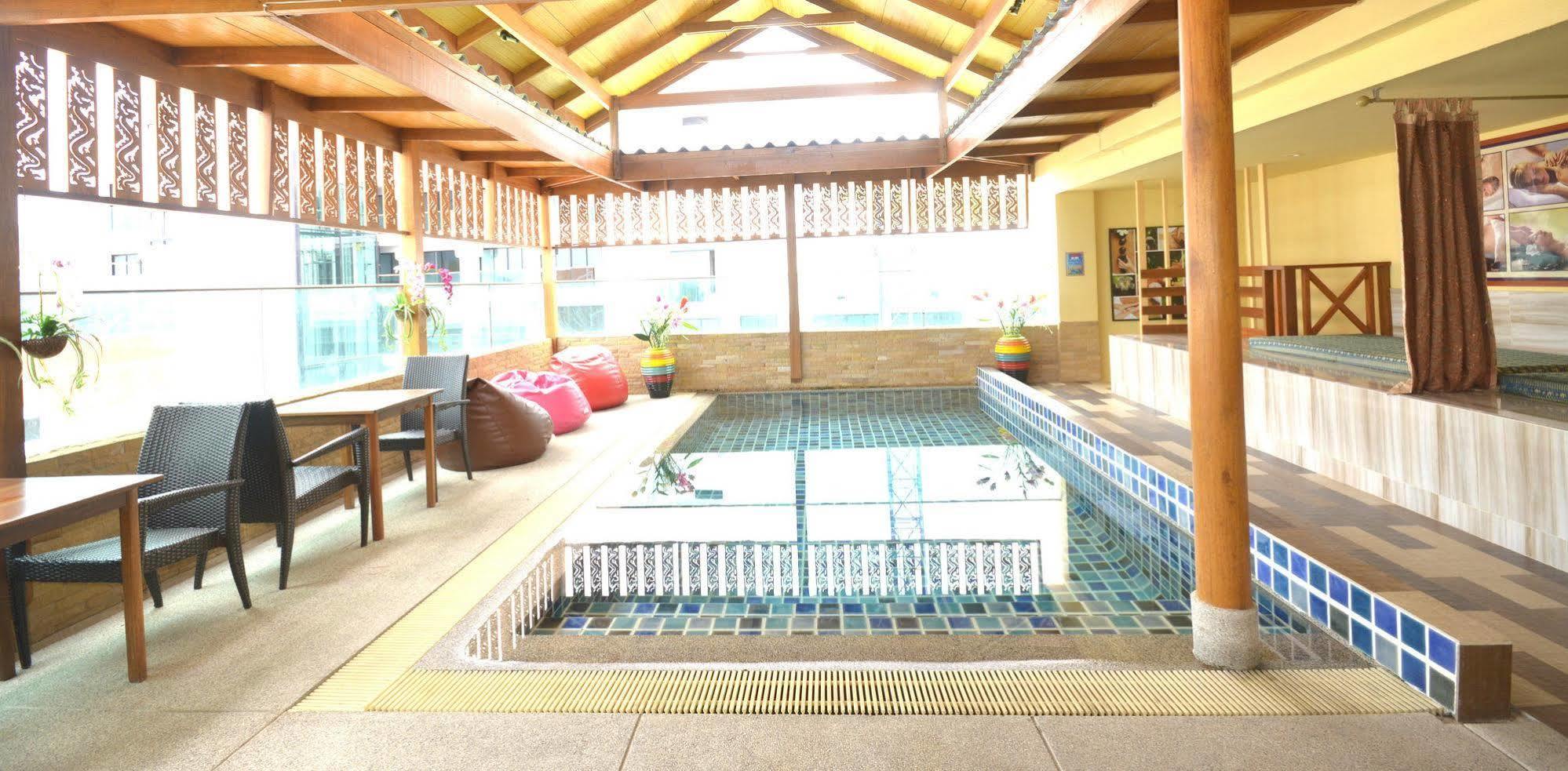 酒店 The Center Patong